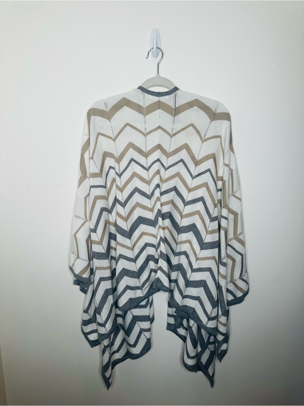 Calvin Klein Lightweight Geometric Sweater Wrap - Picture 5 of 5